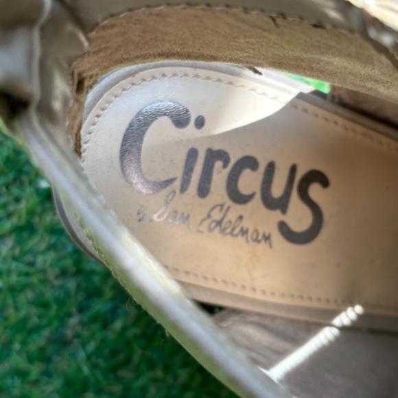 womens shoes - Picture 3 of 3